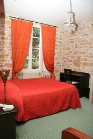 Ξενοδοχείο Claux De Serignac 3*